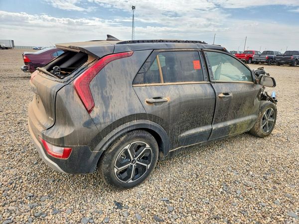 2023 KIA NIRO