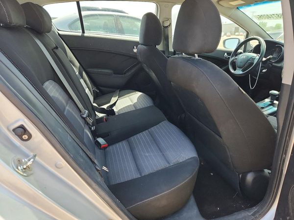 2016 KIA FORTE GL (Middle-Low Grade)