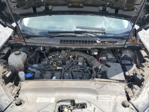 2019 FORD EDGE SEL — Engine bay