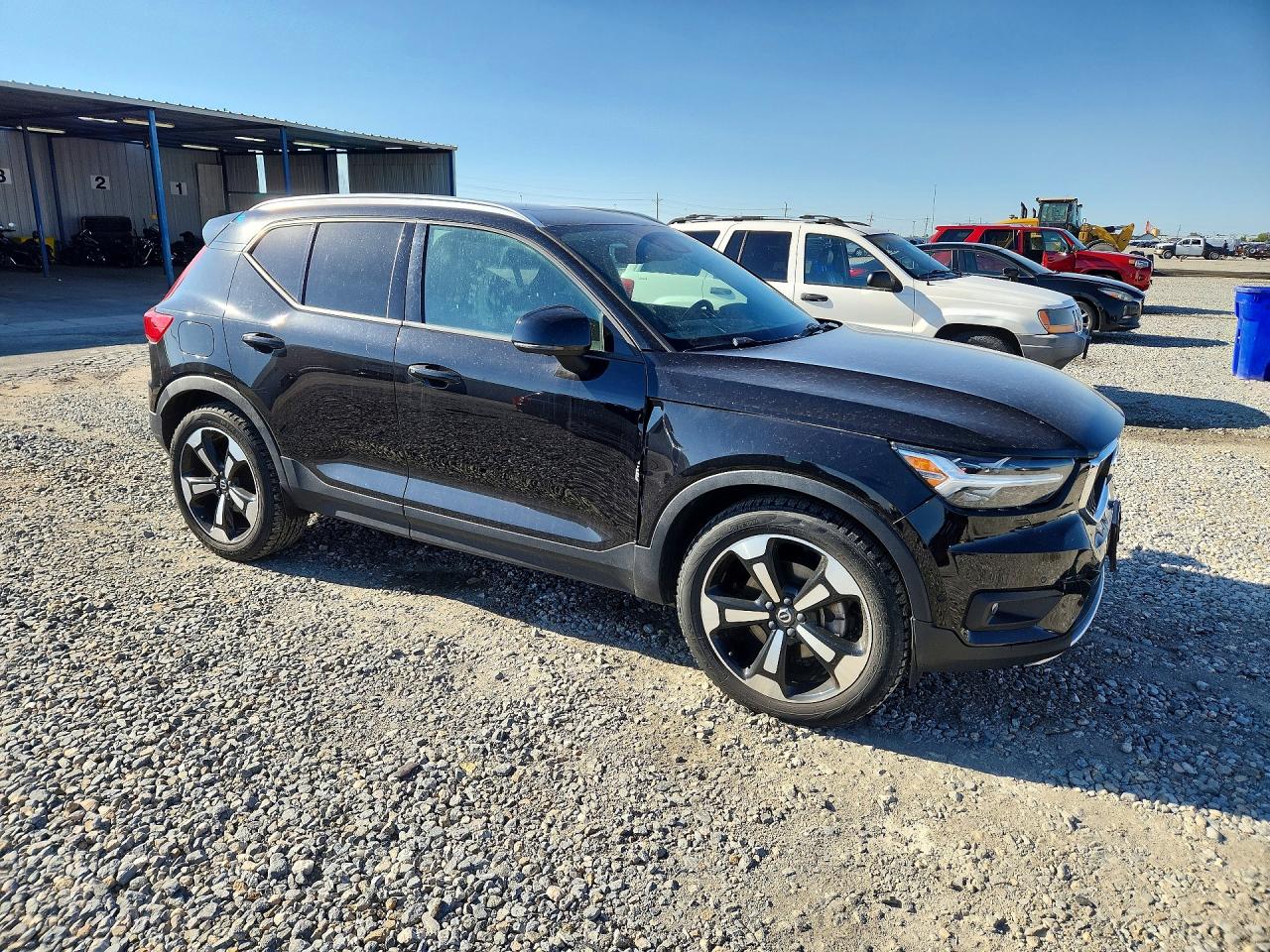 2019 VOLVO XC40 Momentum