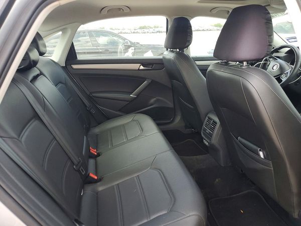 2021 VOLKSWAGEN PASSAT SE