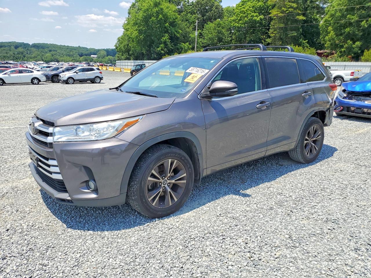 2017 TOYOTA HIGHLANDER LE/LE Plus