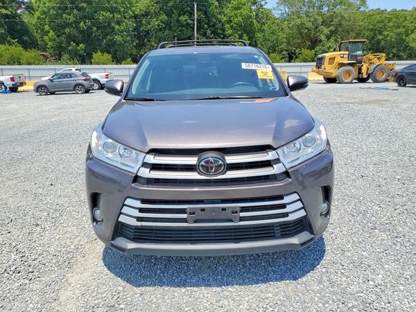 2017 TOYOTA HIGHLANDER LE/LE Plus