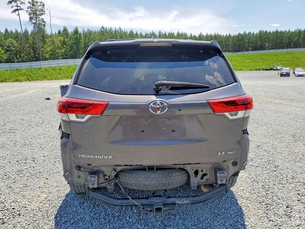 2017 TOYOTA HIGHLANDER LE/LE Plus
