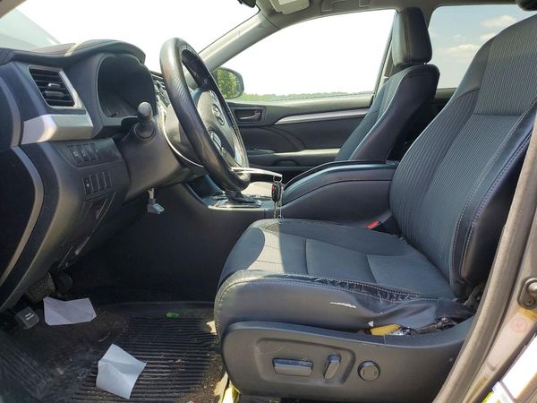 2017 TOYOTA HIGHLANDER LE/LE Plus