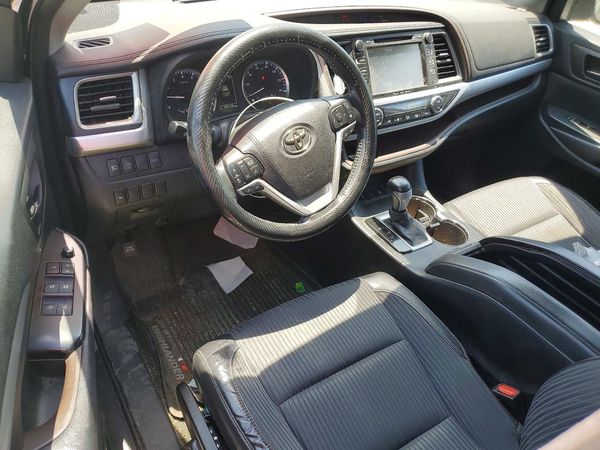 2017 TOYOTA HIGHLANDER LE/LE Plus