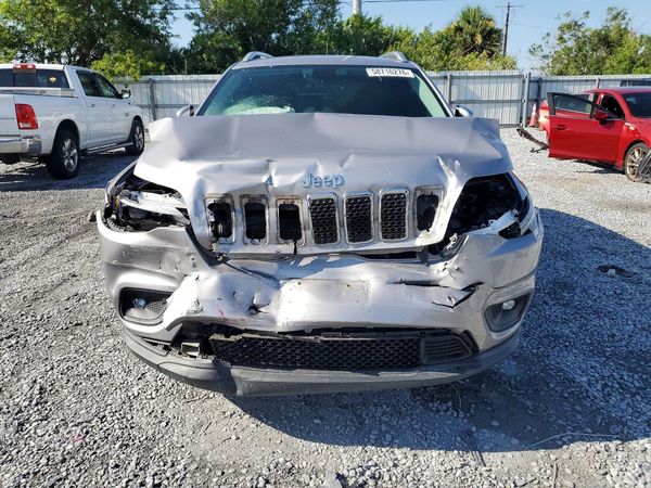 2019 JEEP CHEROKEE LATITUDE 4X4