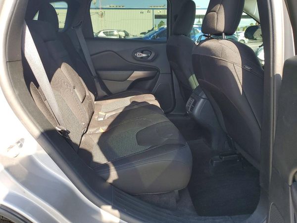 2019 JEEP CHEROKEE LATITUDE 4X4