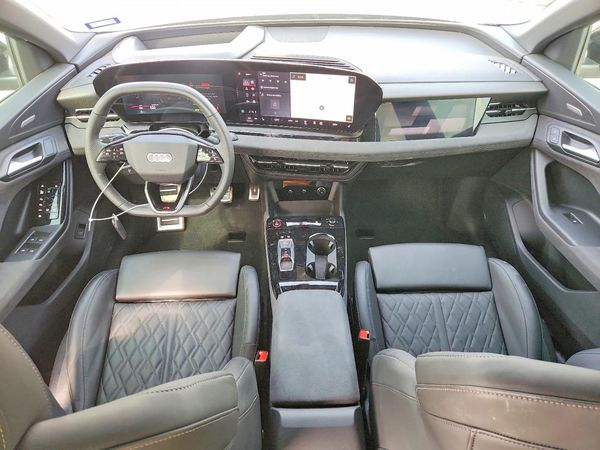 2025 AUDI SQ6 E-TRON