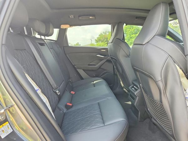 2025 AUDI SQ6 E-TRON