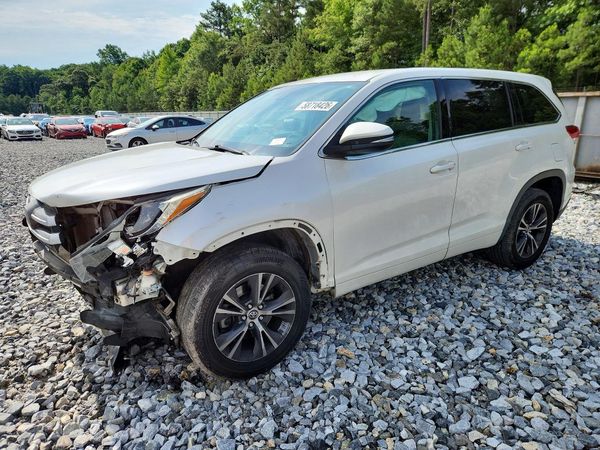 2018 TOYOTA HIGHLANDER LE/LE Plus