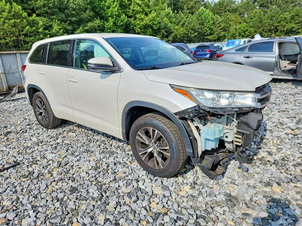 2018 TOYOTA HIGHLANDER LE/LE Plus