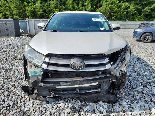 2018 TOYOTA HIGHLANDER LE/LE Plus