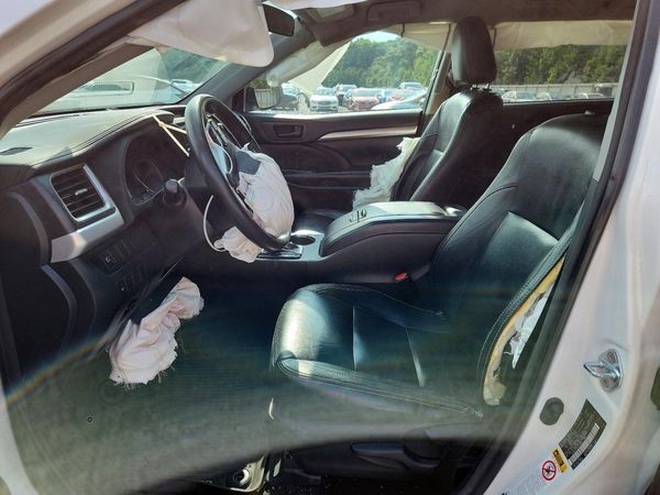 2018 TOYOTA HIGHLANDER LE/LE Plus