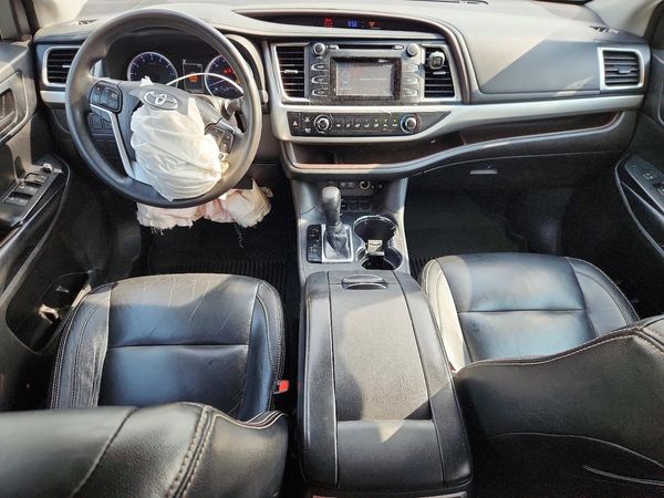2018 TOYOTA HIGHLANDER LE/LE Plus