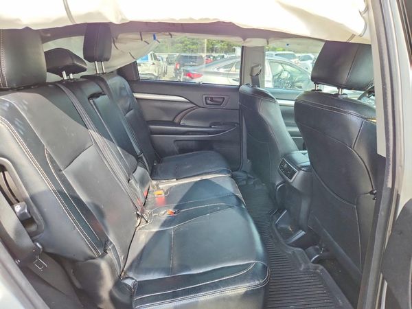 2018 TOYOTA HIGHLANDER LE/LE Plus