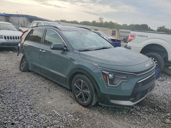 2023 KIA NIRO SX