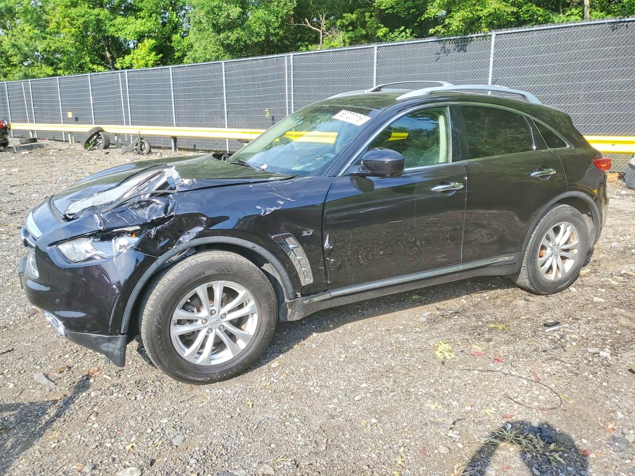 2015 INFINITI QX70