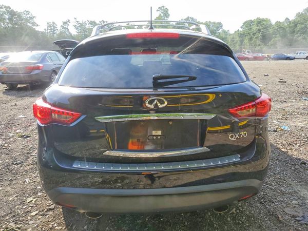 2015 INFINITI QX70