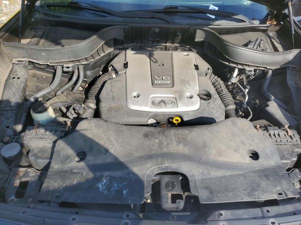2015 INFINITI QX70