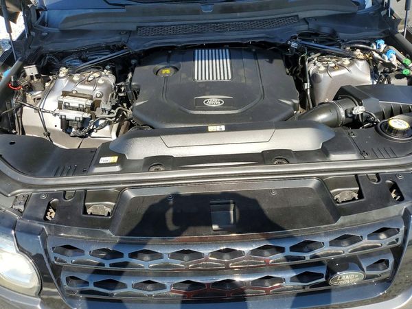 2016 LAND ROVER RANGEROVER HSE — Engine bay