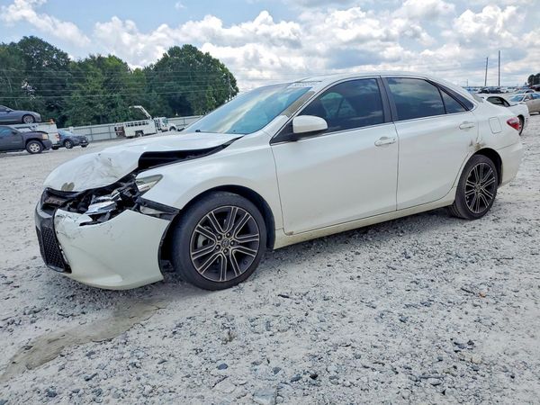 2016 TOYOTA CAMRY