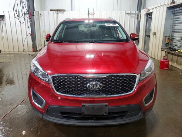 2016 KIA SORENTO L / LX