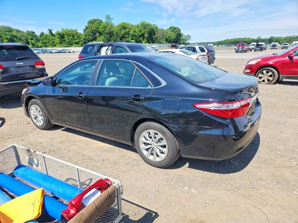 2015 TOYOTA CAMRY
