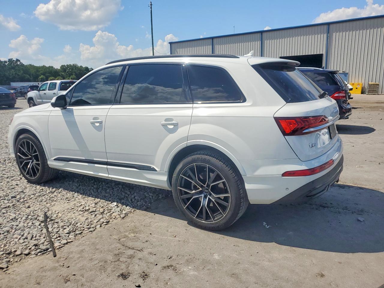 2021 AUDI Q7 quattro Premium Plus