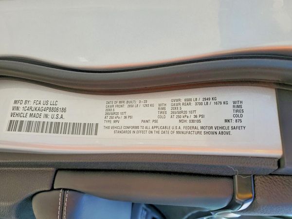 2023 JEEP GRAND CHEROKEE