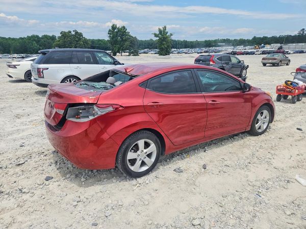 2013 HYUNDAI ELANTRA