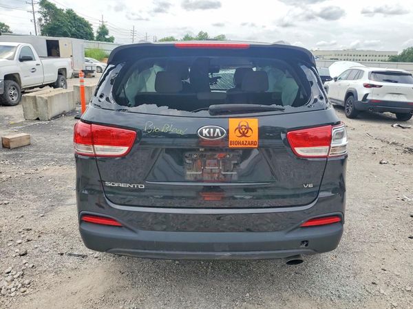 2016 KIA SORENTO L / LX