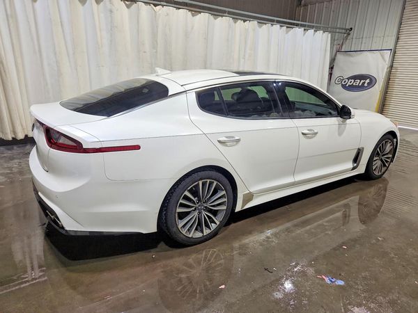 2018 KIA STINGER Premium