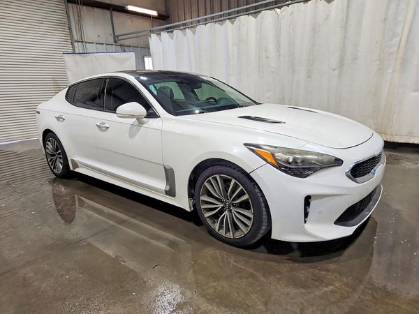 2018 KIA STINGER Premium