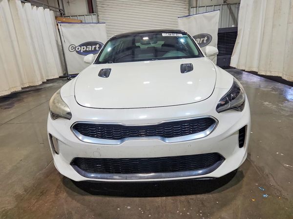 2018 KIA STINGER Premium