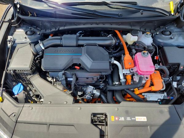 2025 HYUNDAI TUCSON SEL Convenience — Engine bay