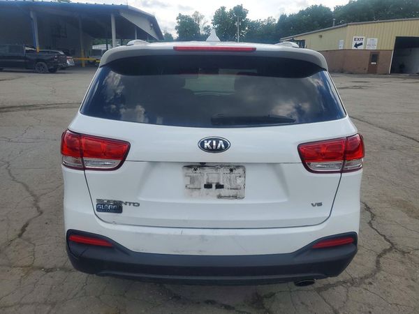 2016 KIA SORENTO L / LX
