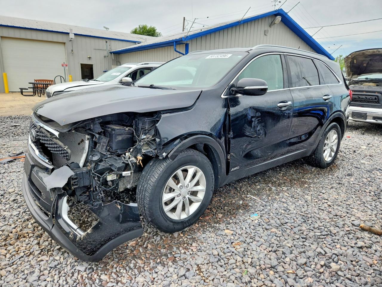 2016 KIA SORENTO L / LX