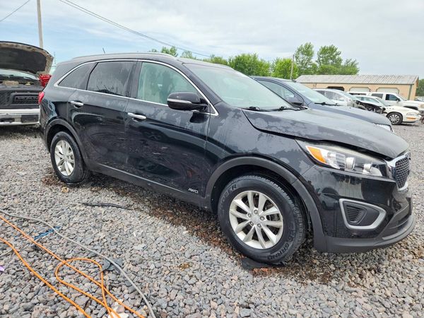 2016 KIA SORENTO L / LX