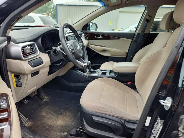 2016 KIA SORENTO L / LX