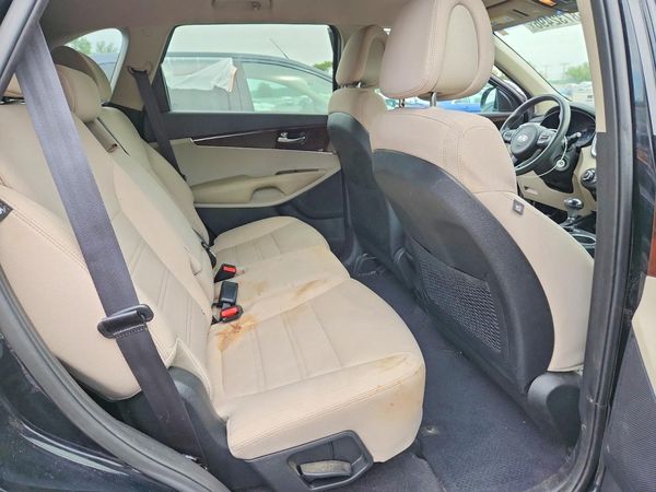2016 KIA SORENTO L / LX