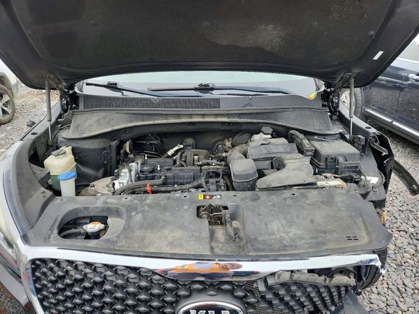2016 KIA SORENTO L / LX