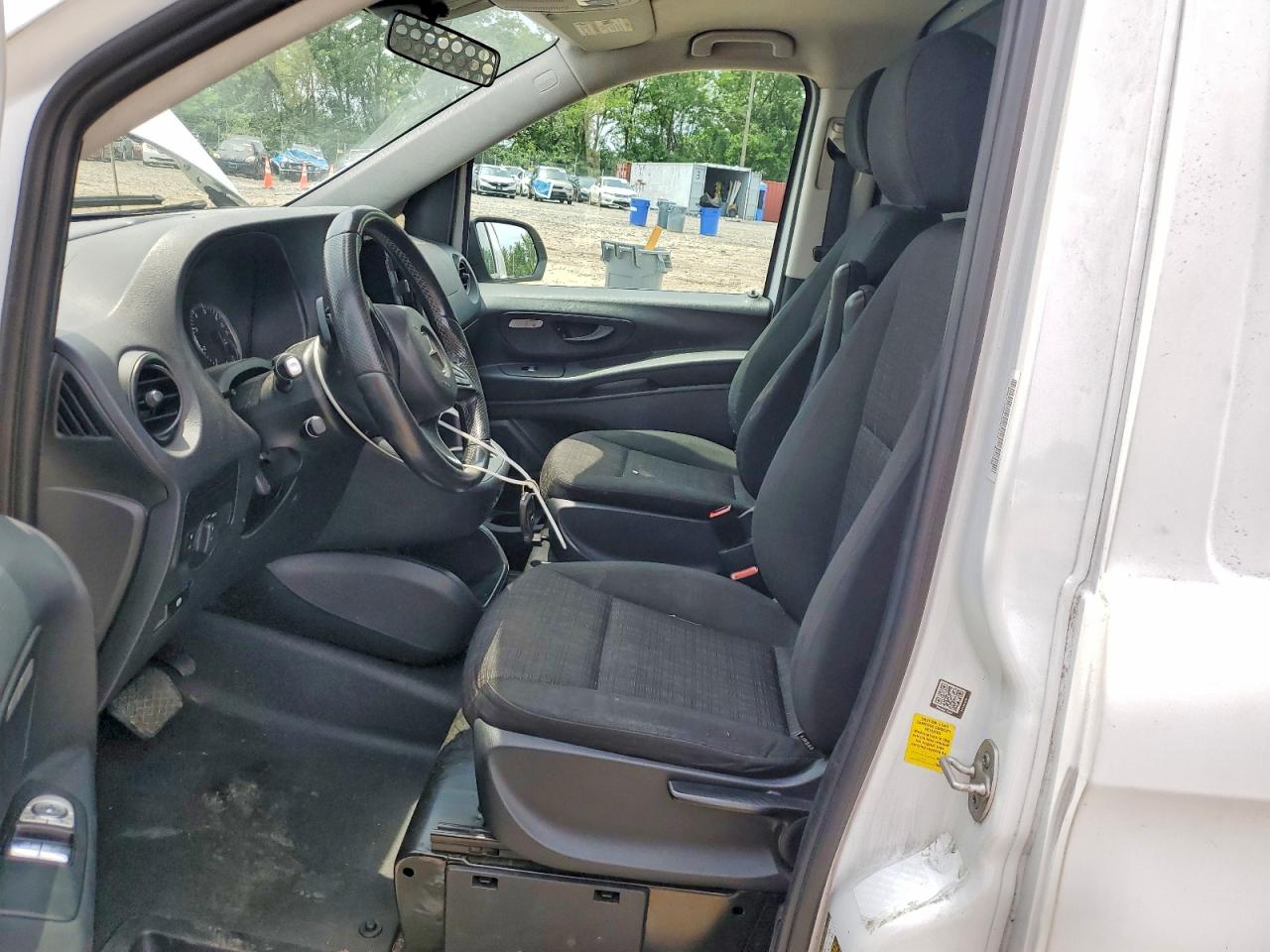 2016 MERCEDES-BENZ METRIS