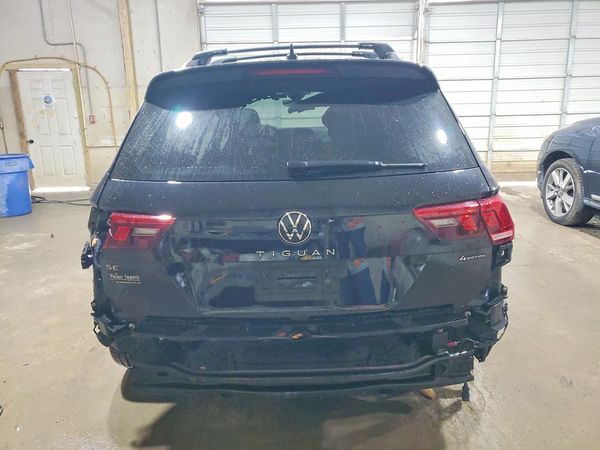 2022 VOLKSWAGEN TIGUAN 4Motion SE R-Line Black