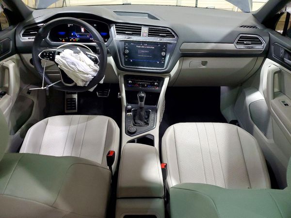 2022 VOLKSWAGEN TIGUAN 4Motion SE R-Line Black