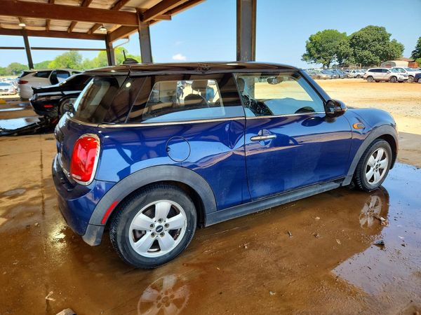 2017 MINI COOPER