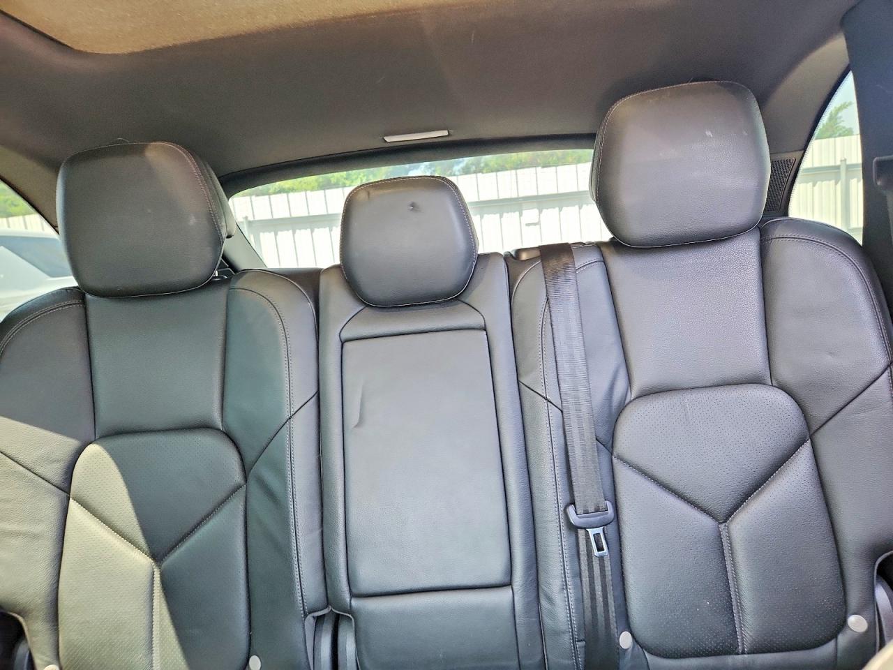 2014 PORSCHE CAYENNE
