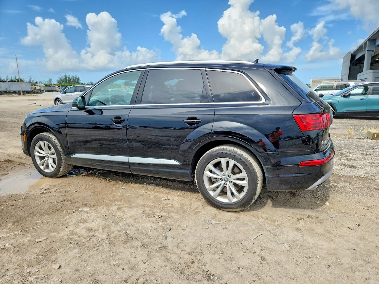 2017 AUDI Q7 quattro Premium Plus
