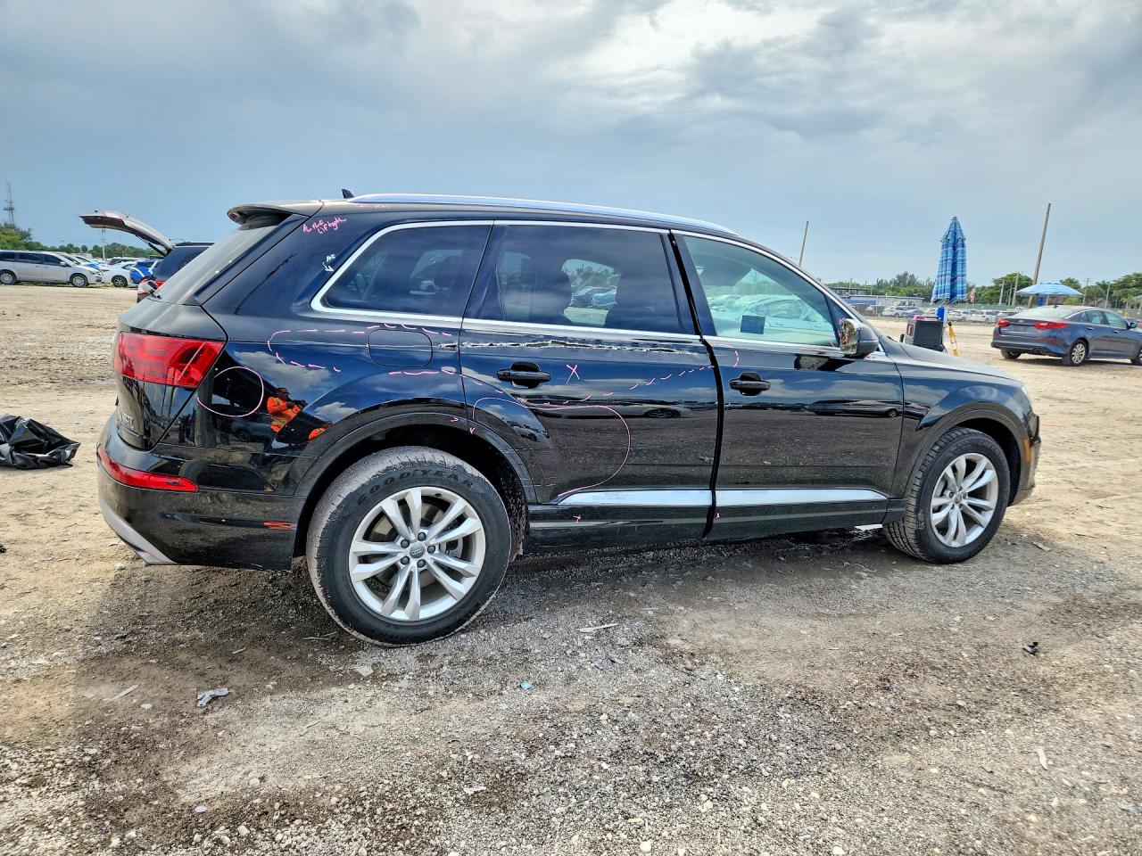 2017 AUDI Q7 quattro Premium Plus