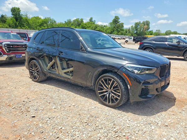 2022 BMW X5 M50i